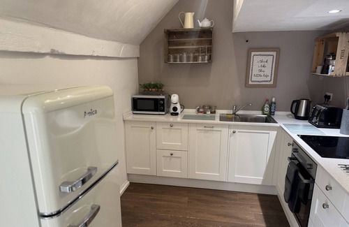 Lechlade Cottage | The Dairy Cotswolds Cottage Farm Stay With Pool