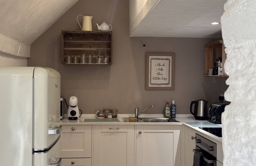 Lechlade Cottage | The Dairy Cotswolds Cottage Farm Stay With Pool