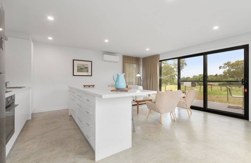 Tyabb Cottage | The Dairy Cottage Farm Stay