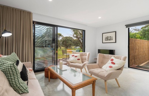 Tyabb Cottage | The Dairy Cottage Farm Stay