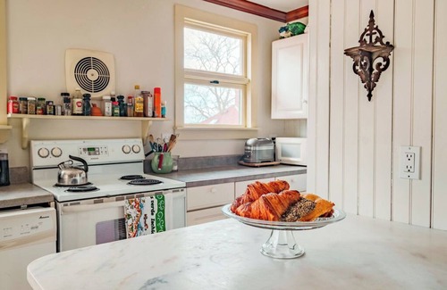 Peaks Island Apartment | The Dairy House Summa