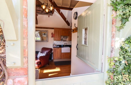 Burgh le Marsh Cottage | THE DAIRY, pet friendly, character holiday cottage in Burgh Le Marsh