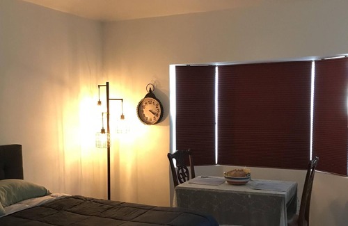 El Segundo House | The Dakota House . Private space, close to beach and LAX