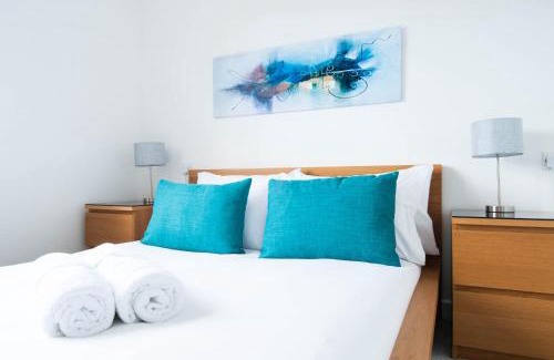 Castle Donington House | The Dakota - next to East Midlands Airport