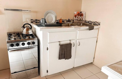 Nassau Apartment | The Dames Studio Apartment