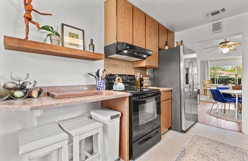 Redding House | The Dandelion House in the Garden Tract Redding, California