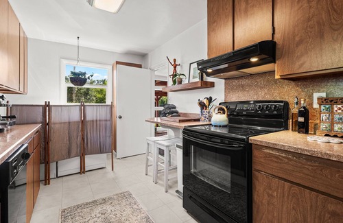 Redding House | The Dandelion House in the Garden Tract Redding, California