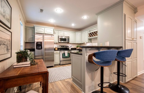 Oxford Condo | The Daniel, 2BR Stylish Den by Velvet Ditch Villas