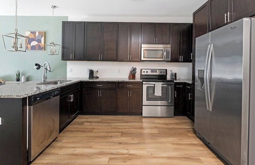 Charleston Apartment | The Daniel III Vibe 8727