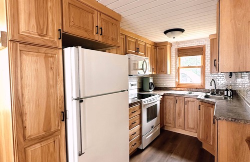 Alexandria Cabin | The Darling Cabin, 60's Charm + Modern Flair
