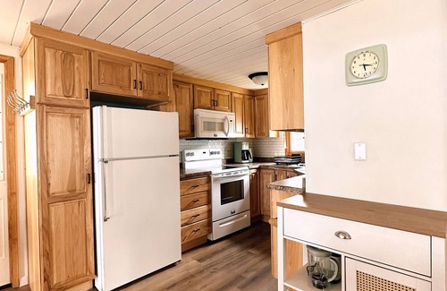 Alexandria Cabin | The Darling Cabin, 60's Charm + Modern Flair