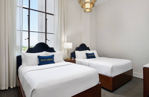 Visalia Hotel | The Darling Hotel
