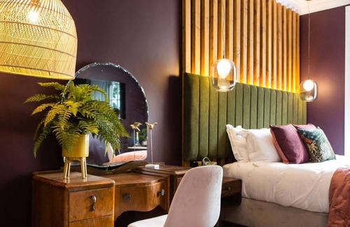 Askrigg Apartment | The Darrowby Suite at Skeldale House