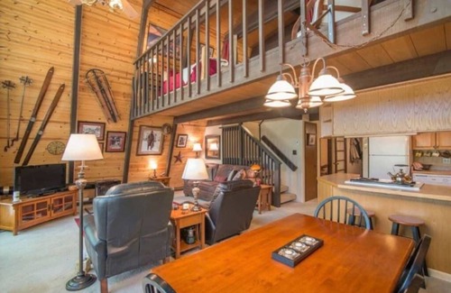 Truckee Cabin | The Davos Cabin, Truckee (2br+loft)
