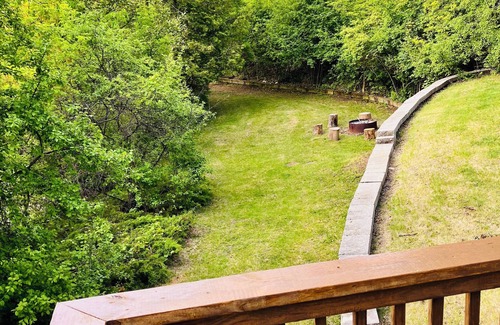 Plymouth House | >The Daydream Lodge<n@Racers Ridge