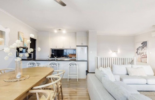 Sellicks Beach House | The Deck at Sellicks ~ Family friendly entertainer