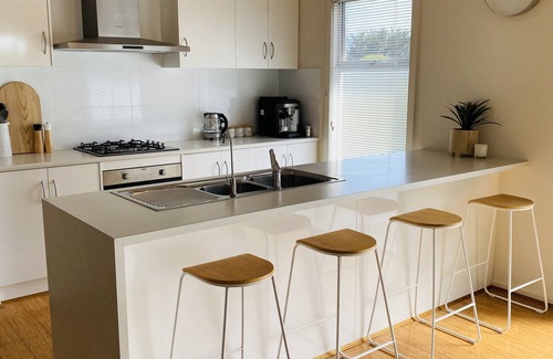 Goolwa South House | The Deck ~ Goolwa. Close to River and Beach - WIFI