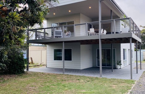 Goolwa South House | The Deck ~ Goolwa. Close to River and Beach - WIFI