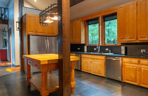 Eureka Springs House | The Deck House Retreat Near Kings River+Wifi+Gated