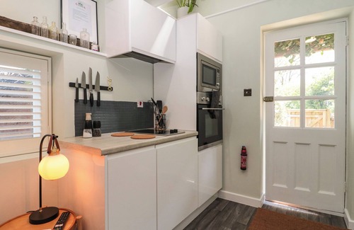 Blakeney Cottage | THE DEER, pet friendly, character holiday cottage in Blakeney