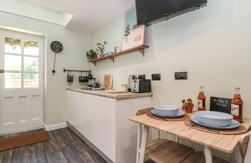 Blakeney Cottage | THE DEER, pet friendly, character holiday cottage in Blakeney
