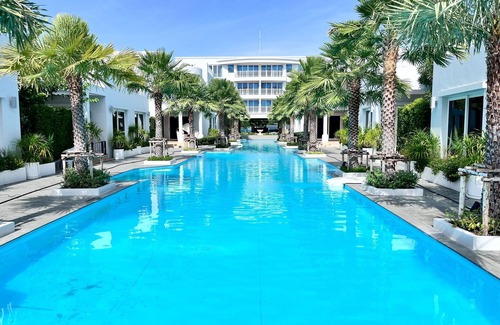 Hua Hin Hotel | The Delfini Hua Hin