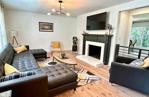 Winston - Salem House | The Demon Deacon Den - BuenaVista