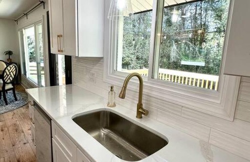 Winston - Salem House | The Demon Deacon Den - BuenaVista
