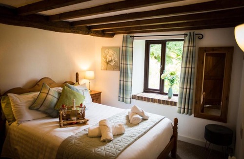 Rosevine House | The Den at Country Ways
