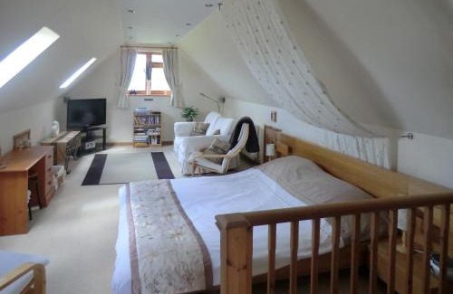 Sleaford House | The Den - E5024