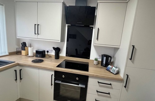 Wick Apartment | The Den-NC500 Apartment-Sleeps 4