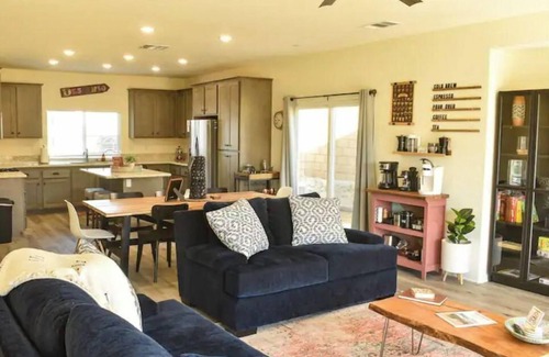 Desert Hot Springs House | The Descanso House-NEW BUILD!