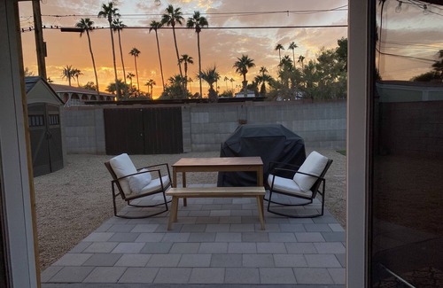 New Papago Parkway House | The Desert Farmhouse/Relaxing getaway close 2 everything Scottsdale and Tempe