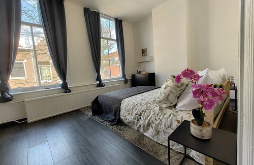 Ijsselmonde Bed & Breakfast | The Diesel Bed and Breakfast