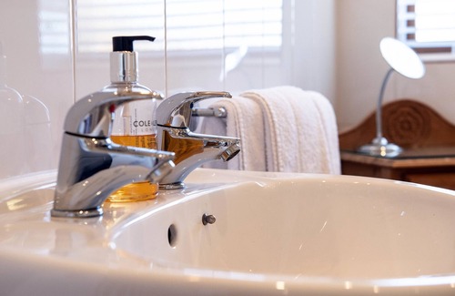 Chelmarsh Bed & Breakfast | The Dinney Bed and Breakfast