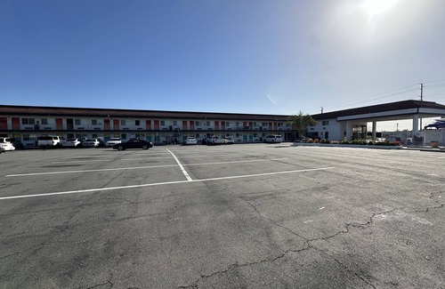 Southwest Anaheim Hotel | The Dixie Orange County