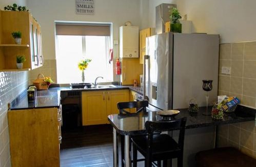 South Shields Apartment | The Dock, 2 bedrooms sleeps 5 long stays welcome