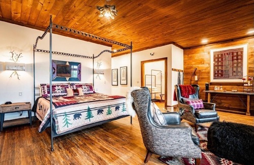 Blue Ridge Bed & Breakfast | The Dogwood Inn