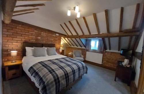 Newtown Bed & Breakfast | The Dolfor Inn