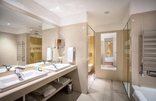 Almaty Hotel | The Dostyk Hotel
