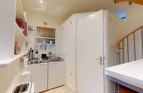 Blenheim House | The Dovecote | Woodstock Holiday Let | 1 Bed & Sleeps 2
