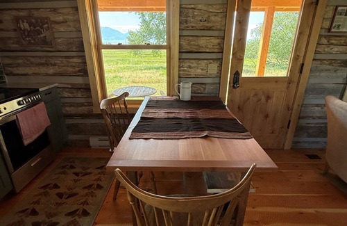 Ennis House | The Dovetail Cabin in Ennis