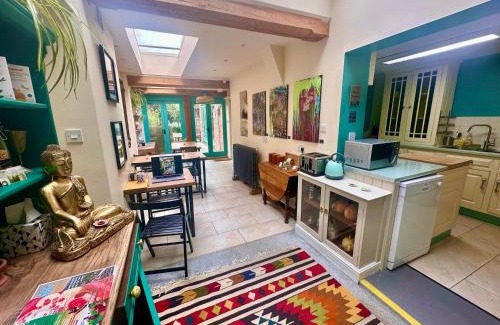 Glastonbury Bed & Breakfast | The Dragonfly Guesthouse - SELF CATERED