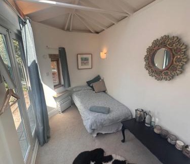 Glastonbury Bed & Breakfast | The Dragonfly Guesthouse - SELF CATERED