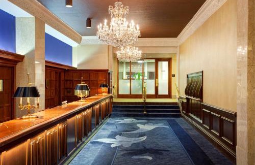 Near North Side Hotel | The Drake Hotel