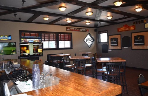 Canmore Hotel | The Drake Inn
