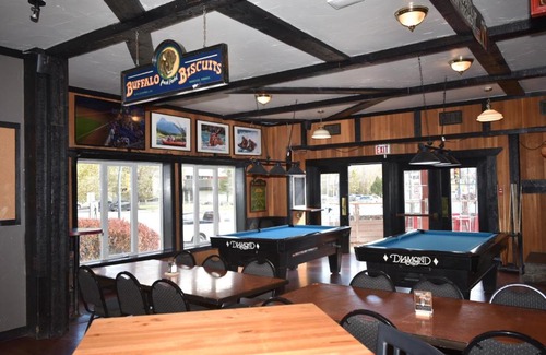 Canmore Hotel | The Drake Inn
