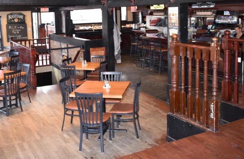 Canmore Hotel | The Drake Inn