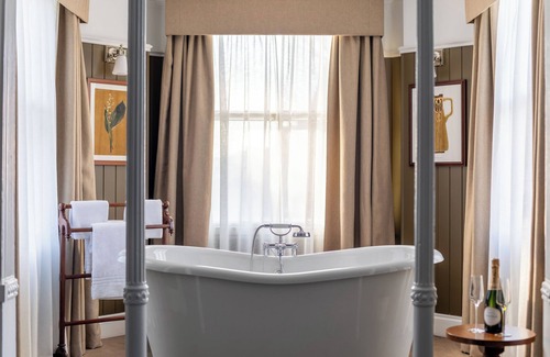 West Ealing Hotel | The Drayton Court Hotel
