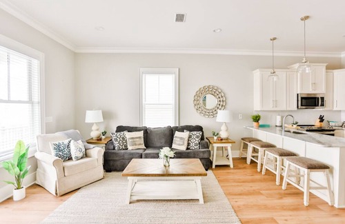 Gulf Shores Cottage | The Driftwood Haus: A Minimalist Beach Cottage